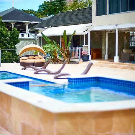 Surfers Paradise Villa